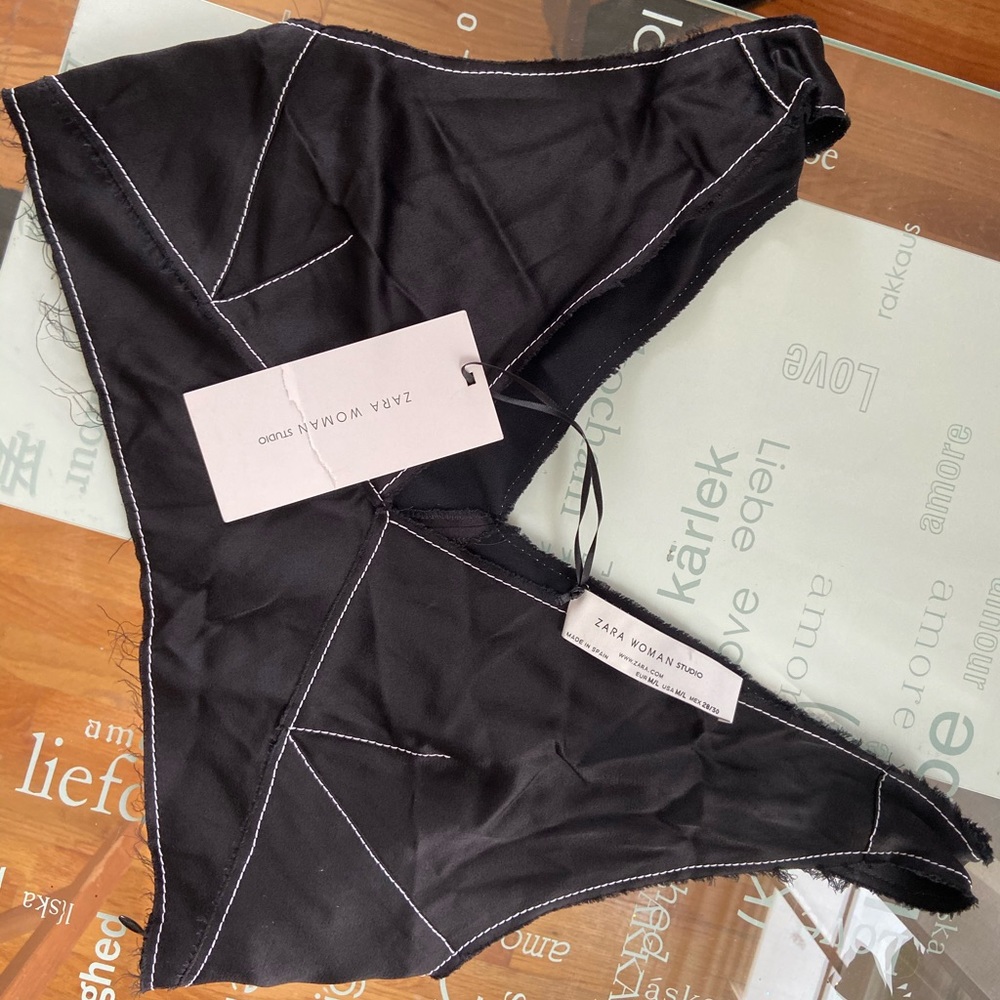 NWT🎁Zara sexy black crop top bra sporty studio ML